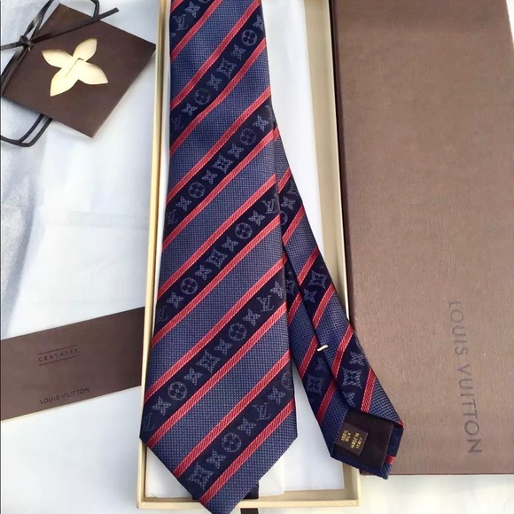 🎁LV HOLIDAY 25’🎁🆕💯✨🔥RARE LOUIS VUITTON NAVY RED LARGE MONOGRAM STRIPE TIE🔥 - Picture 3 of 15